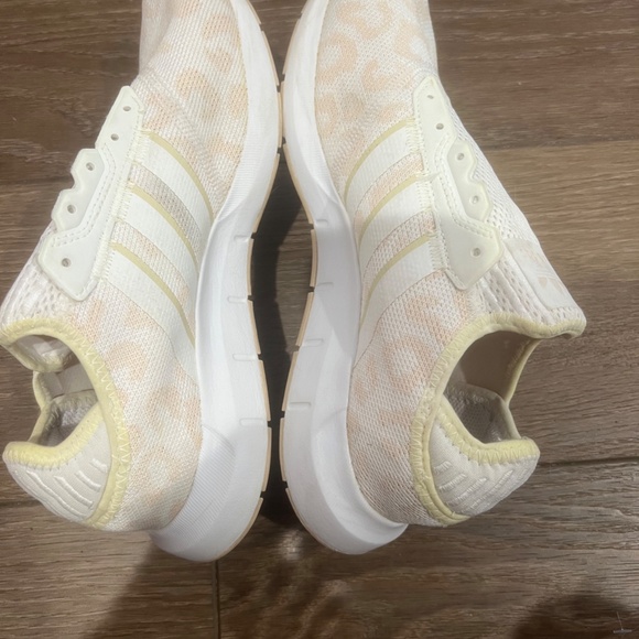 Adidas Swift Run X Women's Lifestyle Running Shoe, Halo Ivory Cheetah, Sz 8 - Picture 7 of 11